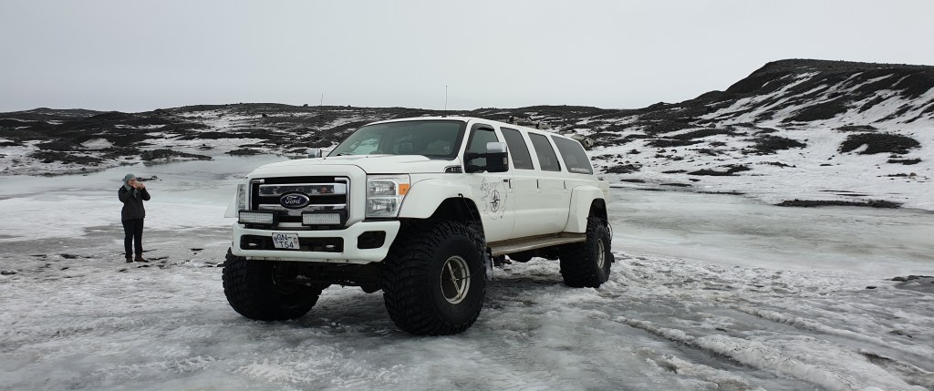 Super-Jeeps und Anacondas